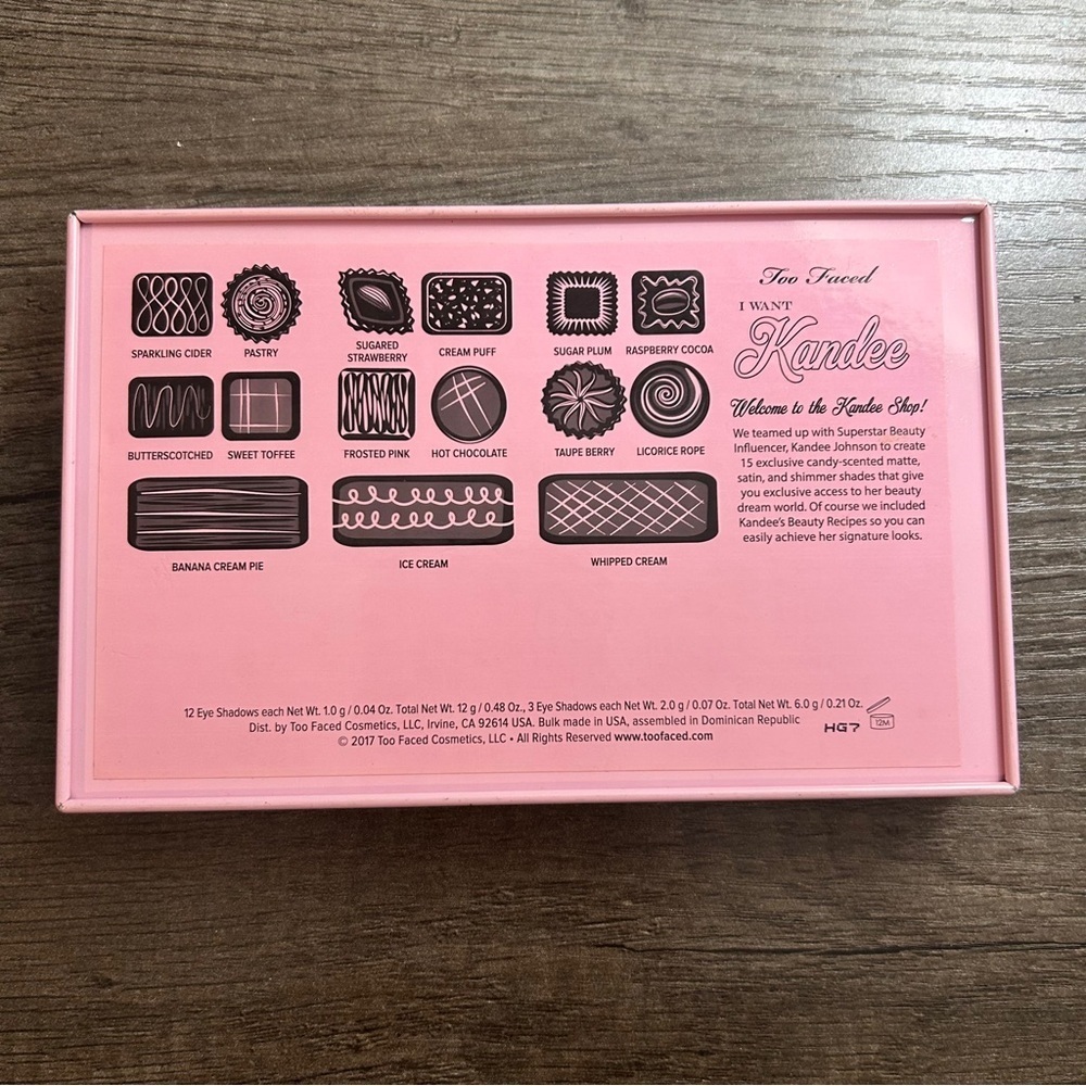 Too Faced Kandee Collection Palette in Pink and Gold - Picture 4 of 4
